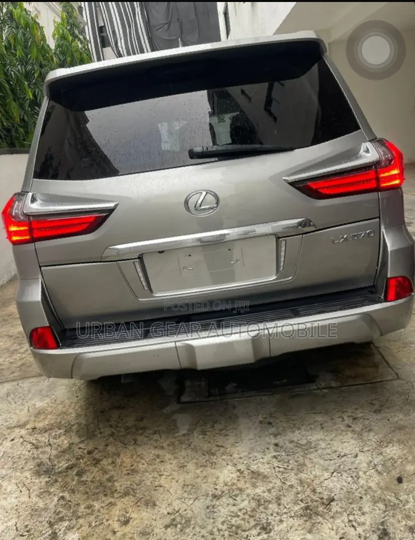 Lexus LX 570 AWD 2021 Gold