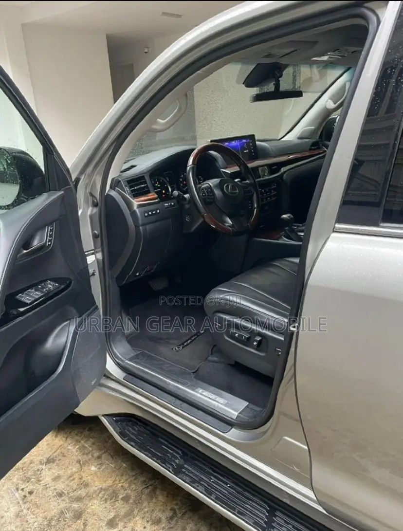 Lexus LX 570 AWD 2021 Gold