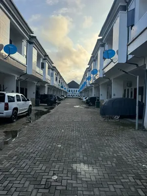 Mini Flat in Harris Drive Vgc for rent