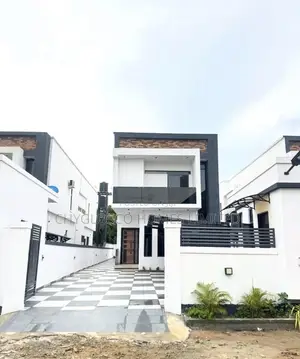 4bdrm Duplex in Eliozu for sale