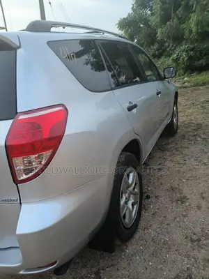 Toyota RAV4 2.2 D-4D 2008 Silver