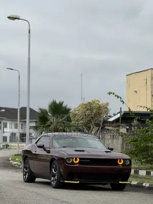 Dodge Challenger 2018 Brown