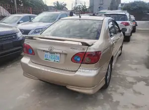 Toyota Corolla 2005 Gold
