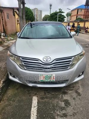 Toyota Venza 2010 Silver