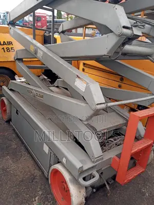 9.5 Mt Scissor Lift