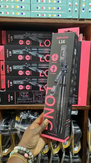 L16 Selfie Stick