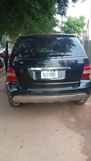 Mercedes-Benz M Class 2010 Black