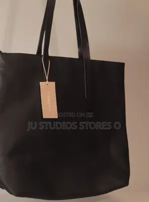 FIORELLI Matching Tote Bag With a Pouch