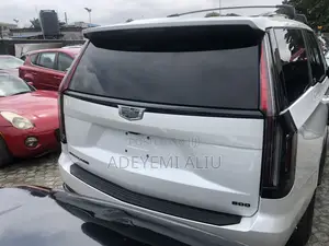 Cadillac Escalade Sport 2024 White