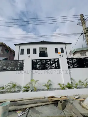 3bdrm Apartment in Gbagada for sale