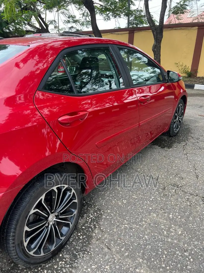 Toyota Corolla 2015 Red
