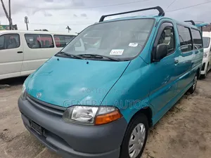 Toyota HiAce 2003 Green