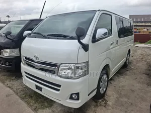 Toyota HiAce 2013 White