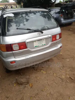 Toyota Picnic 2.0 FWD 2002 Silver