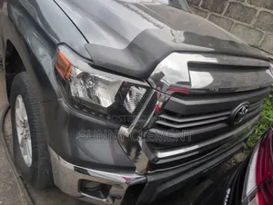 Toyota Tundra 2015 Black