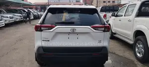 Toyota RAV4 LE 2022 White