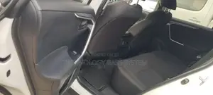 Toyota RAV4 LE 2022 White