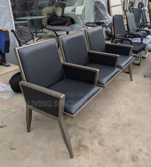 Airport Leather Chair by 3-Seaters