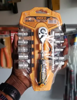 Ingco 12-Piece 1/4" Socket Set