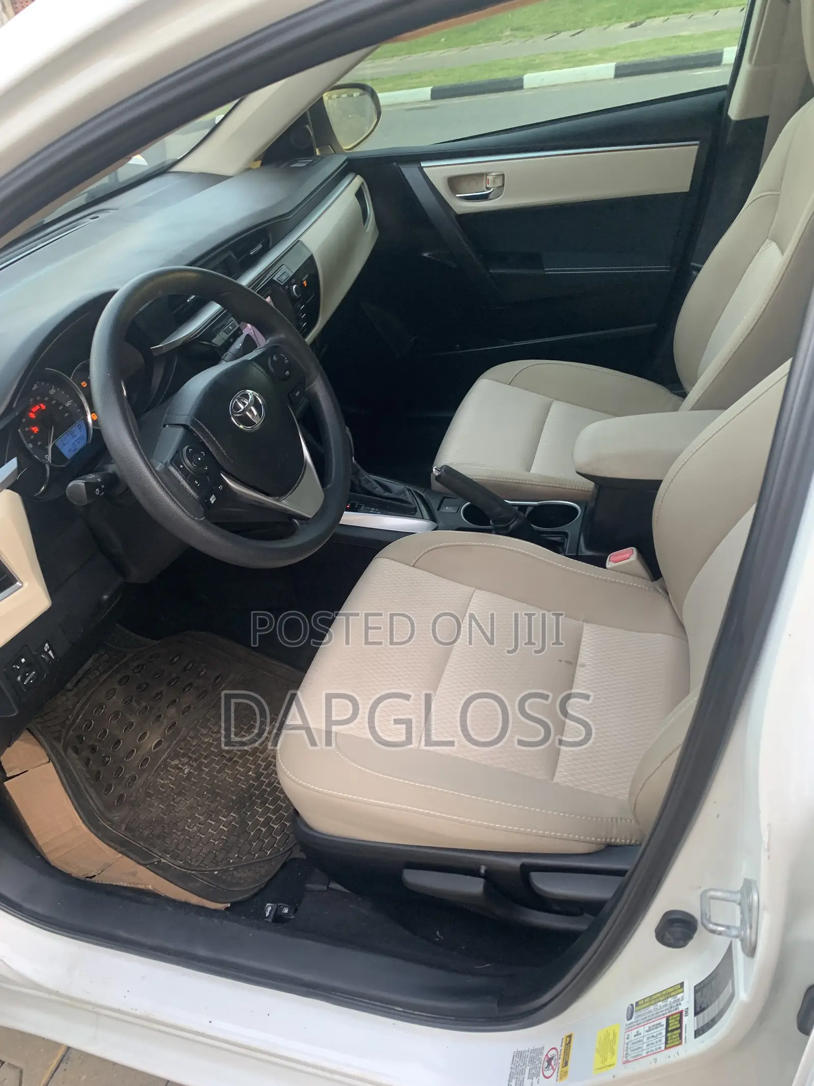 Toyota Corolla 2015 White