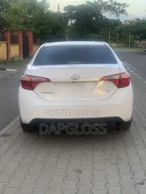 Toyota Corolla 2015 White