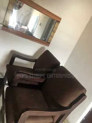 Quick Sales Studio Mirror Light, Studio Chiars and a Single Mirror
