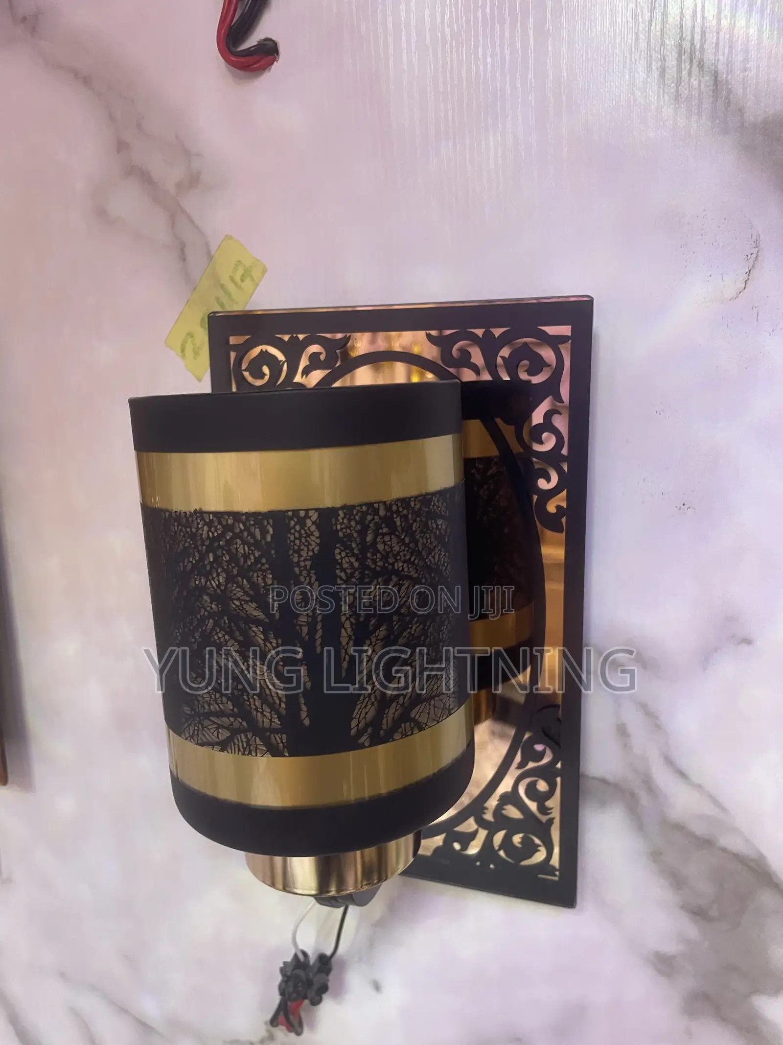 Luxury Modern Wall Light Elegant Gold Black Design