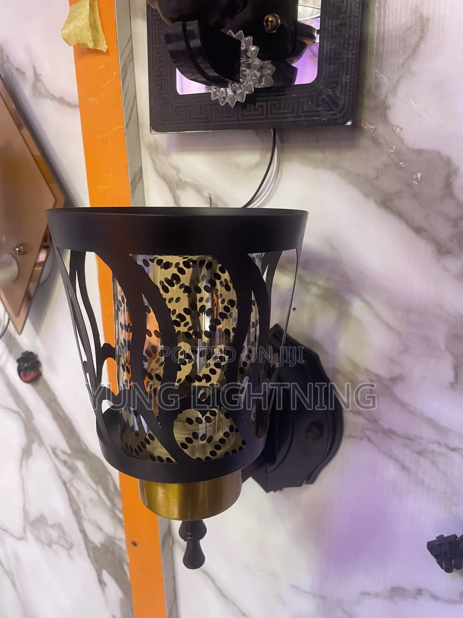 Luxury Modern Wall Light Elegant Gold Black Design