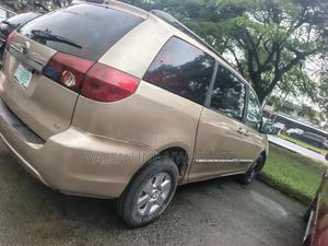 Toyota Sienna 2006 Gold