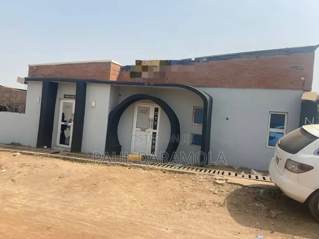 Commerical Building for Sale