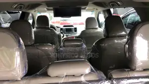 Toyota Sienna XLE 7-Passenger 4dr Minivan AWD (3.5L 6cyl 6A) 2014