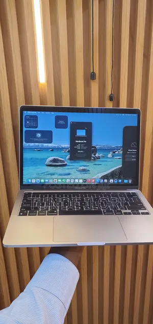 Laptop Apple MacBook Pro 2020 M1 16GB Apple M1 Pro SSD 1T