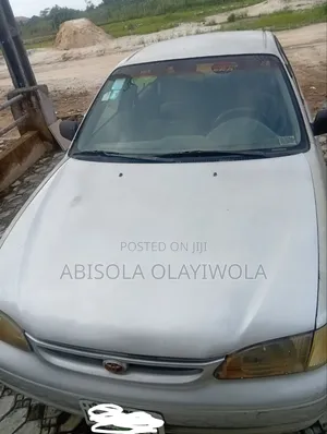 Toyota Corolla 2000 Silver