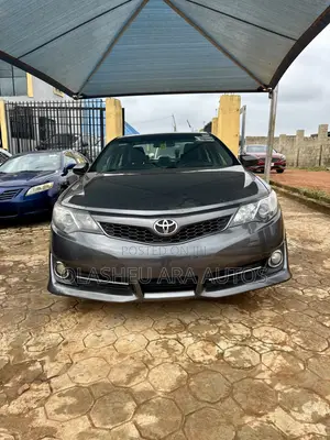 Toyota Camry SE 4dr Sedan (2.5L 4cyl 6A) 2013 Gray