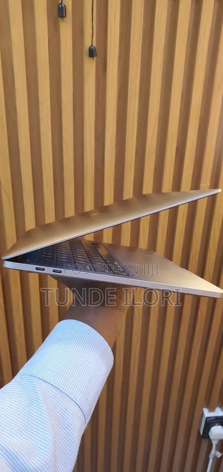 Laptop Apple MacBook Pro 2022 M2 8GB Apple M2 SSD 256GB