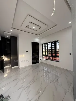 4bdrm House in Omole Phase 2 Lagos for sale