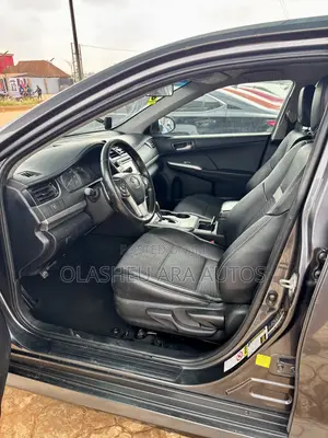 Toyota Camry SE 4dr Sedan (2.5L 4cyl 6A) 2013 Gray