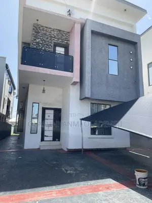 5bdrm Duplex in Igbo-efon for sale