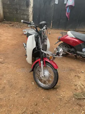 Honda CB 2023 Red