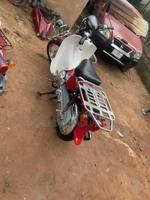 Honda CB 2023 Red
