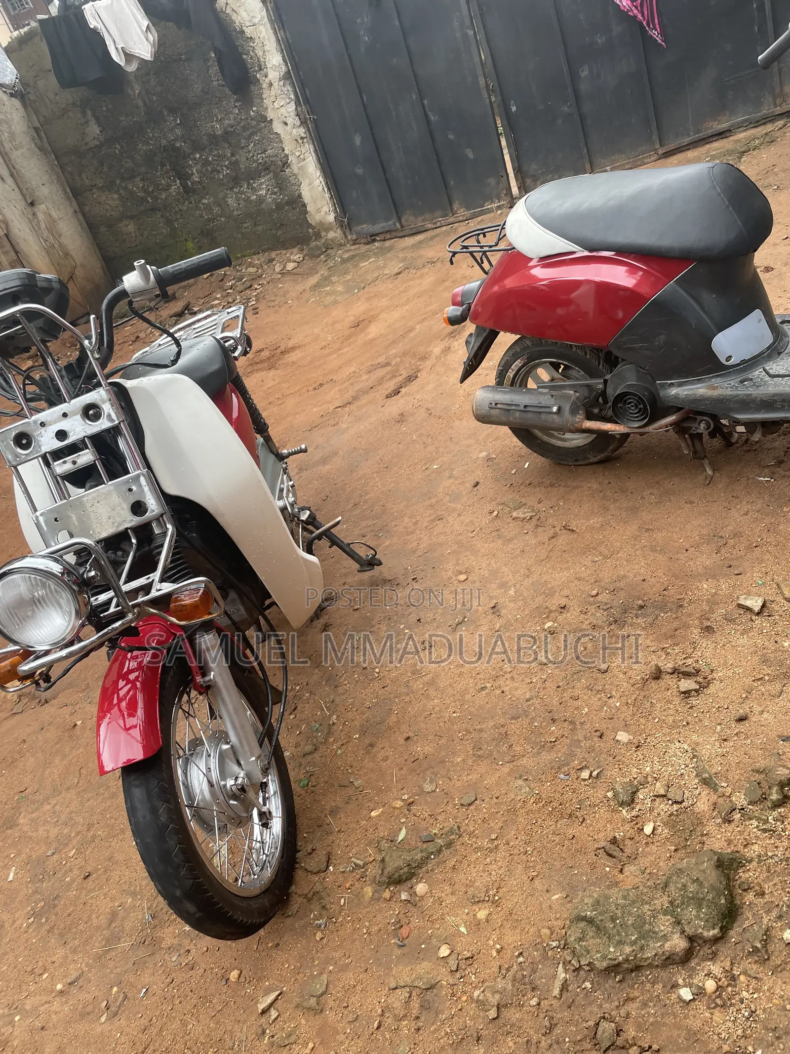 Honda CB 2023 Red