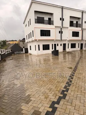 5bdrm House in Kaura for sale