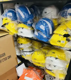 Safety Hard Hat Featuring Honeycomb-Patterned Reflective Strips,