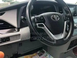 Toyota Sienna Limited Premium AWD 2019 Gray