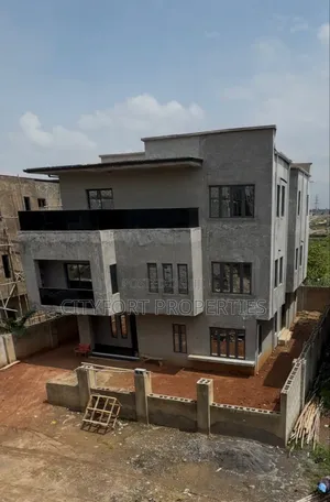 5bdrm Duplex in Apo District for sale