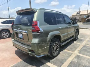 Toyota Land Cruiser Prado 2022 Green