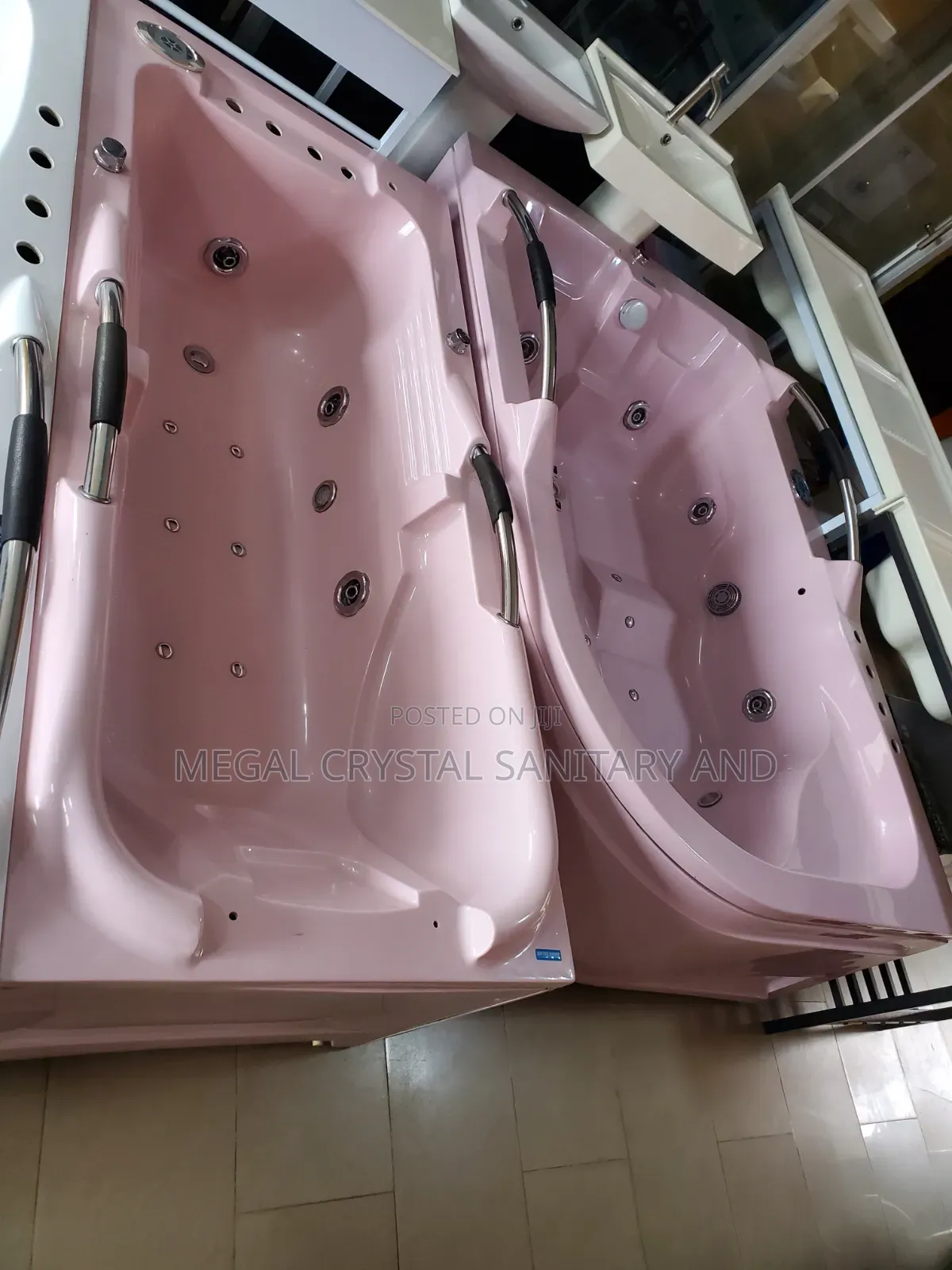 Coloured Jacuzzi for Master Bathroom