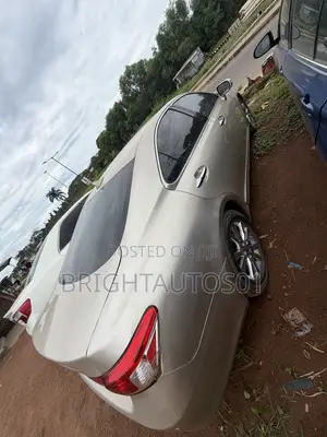 Lexus ES 350 2010 Gold