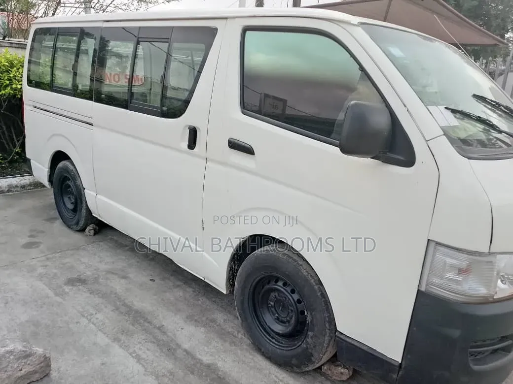 Toyota HiAce 2010 White
