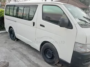 Toyota HiAce 2010 White